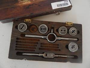 lot 2678 image: Vintage Little Giant Tools