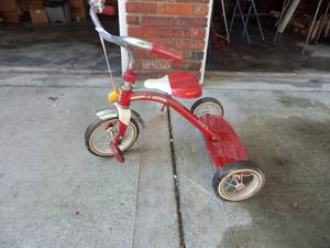 lot 2687 image: Classic Radio Flyer Tricycle