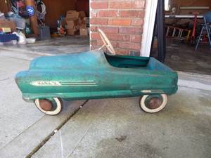lot 1685 image: Antique Garton Mark 5 Pedal Car