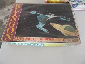 lot 2629 image: Star Trek Model Kit