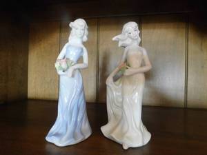 lot 2995 image: Pair of Lady Figurines.