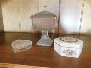 lot 2935 image: Wedgewood Trinket box