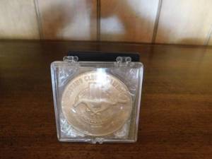 lot 1725 image: Mustang club of America 35th anniversary coin