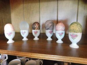 lot 2726 image: Fabulous Collection of Egg Holders & Glass Eggs (6)