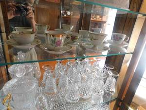 lot 2770 image: Tea Cups and Saucer set ( 6)