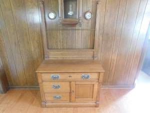 lot 2690 image: Hall Cabinet