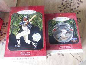 lot 2817 image: Hallmark Jackie Robinson & Hank Aaron