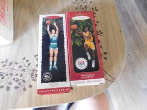 lot 2822 image: Hallmark Ornaments- Magic and the Bird
