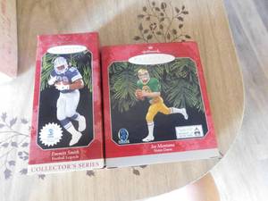 lot 2824 image: Hallmark - Emmitt Smith and Joe Montana