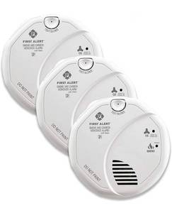lot 4269 image: FIRST ALERT BRK SC7010BV-3 Hardwired Talking Photoelectric Smoke and Carbon Monoxide (CO) Detector, 3-Pack , White