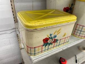 lot 12 image: vintage metal flowered bread box