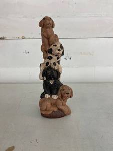 lot 30 image: dog Toto pole