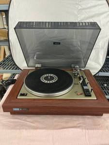 lot 3752 image: akai turn table