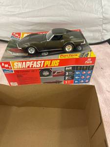 lot 3763 image: 70 corvette model Assembled