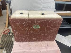 lot 3777 image: vintage jc Higgins cooler