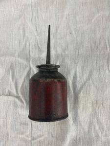 lot 3795 image: vintage oil can