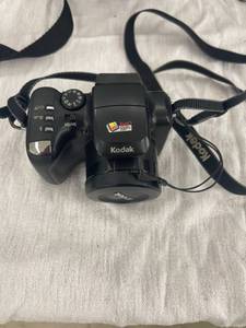 lot 3798 image: Kodak z712 is
