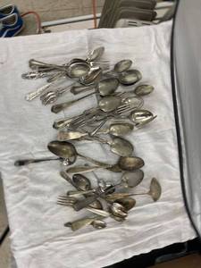 lot 3810 image: lot of silverware