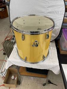lot 3821 image: Remo weatherking diplomatebony drum