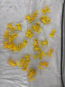 lot 3823 image: yellow Indians