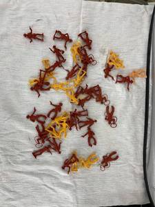 lot 3824 image: bag of plastic cowboys