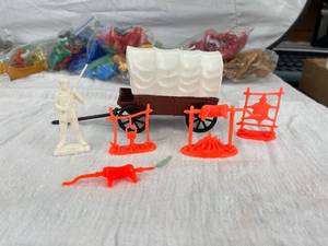 lot 3831 image: covered wagon and Davy Crockett