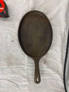 lot 3853 image: lodge cast iron skillet