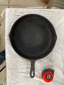 lot 3856 image: 12 12 inch cast iron skillet