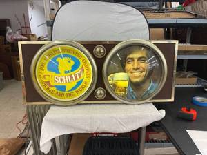lot 3859 image: vintage light up schlitz sigh