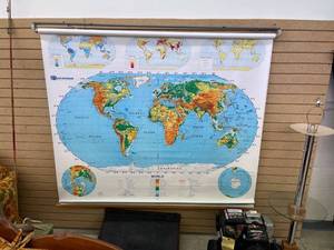 lot 3863 image: classroom pull down world map