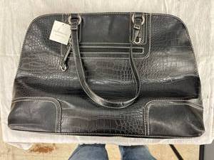 lot 3873 image: Croft & barrow business tote