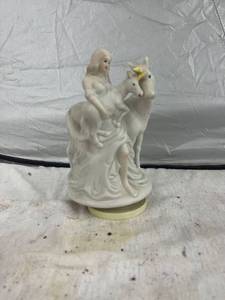 lot 3895 image: Unicorn music box works