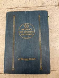 lot 3906 image: 1958 Webster dictionary
