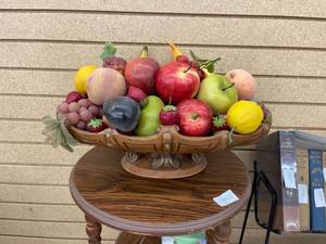 lot 3914 image: large universal tatwary Chicago 22 1957 bowl of wax fruit