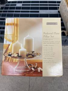 lot 3928 image: NEW pedestal plate pillar set