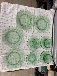 lot 3953 image: green glass lot