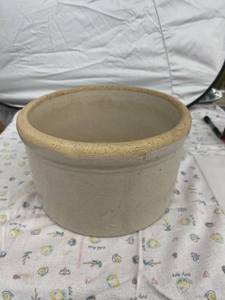 lot 4006 image: large crock bowl