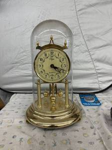 lot 4009 image: anniversary clock