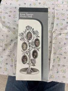 lot 4019 image: rose photo tree