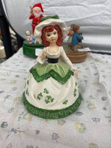 lot 4028 image: working musical lady in greenwhite dress