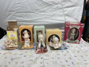 lot 4055 image: precious moments lot