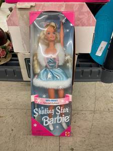 lot 4067 image: 1995 skating star Barbie