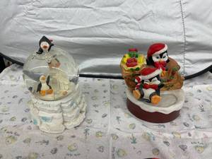 lot 4075 image: working musical Penguins