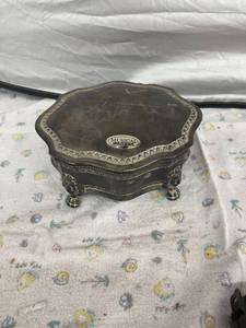 lot 4079 image: musical silver trinket box