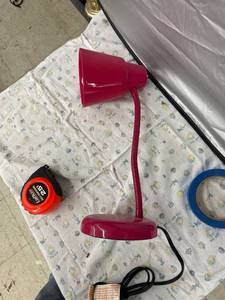 lot 4080 image: pink desk lamp