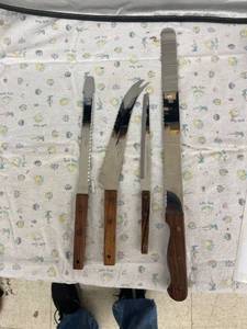lot 4088 image: reading grain & lumber reading Ks knife set
