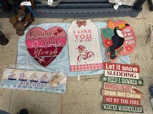 lot 4100 image: lot of wall hangings