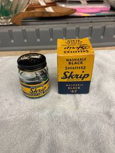 lot 4102 image: 1930s skrip inkwell