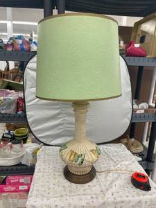 lot 4105 image: table lamp