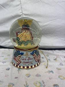 lot 4108 image: god bless America show globe works